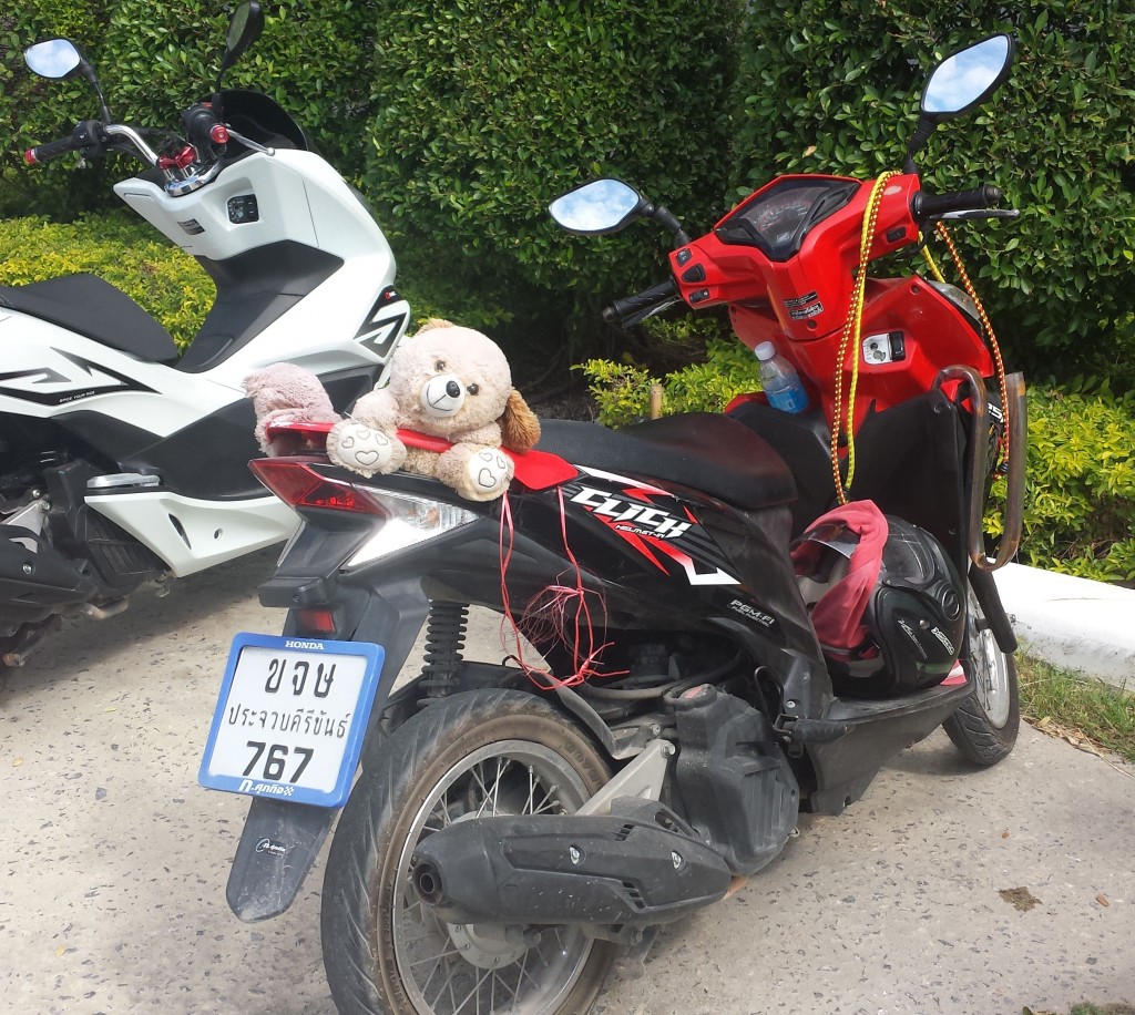 Bamse på scooter (klippet)