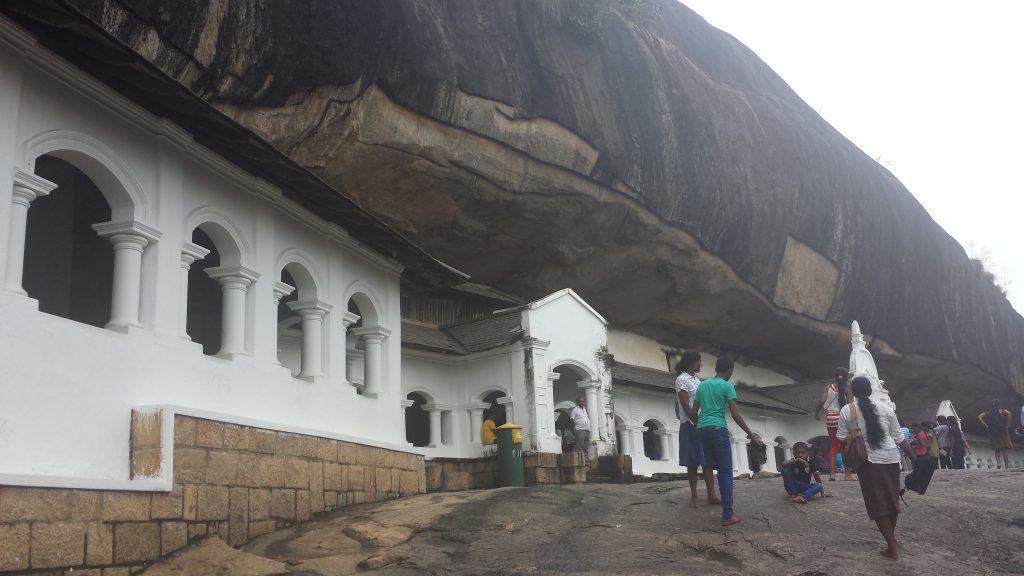 Dambulla cave temple17
